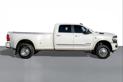 2022 RAM 3500 Limited Crew Cab 4x4 8' Box