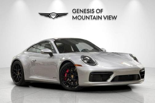 2024 Porsche 911 Carrera 4 GTS