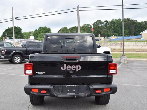Photo 3 of 18 of 2020 Jeep Gladiator Rubicon