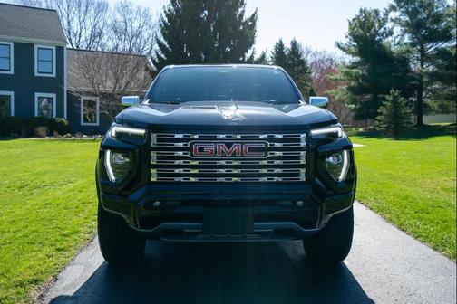 2024 GMC Canyon Denali