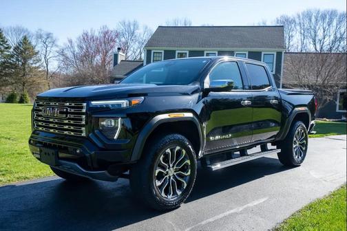 2024 GMC Canyon Denali