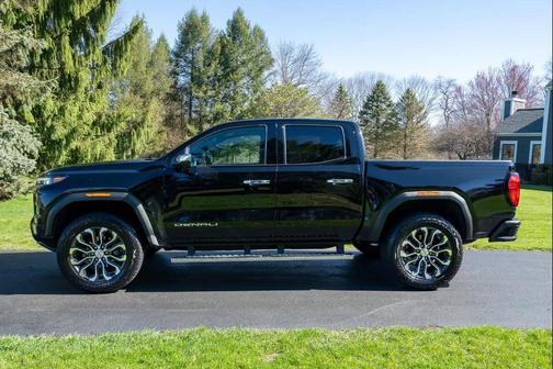 2024 GMC Canyon Denali