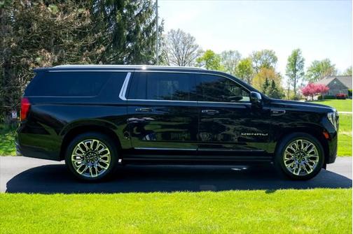 2023 GMC Yukon XL Denali Ultimate