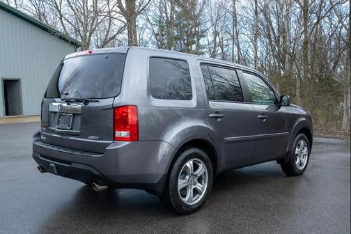 Modern Steel Metallic 2014 Honda Pilot EX-L