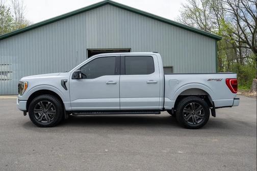 Space White Metallic 2022 Ford F-150 XLT