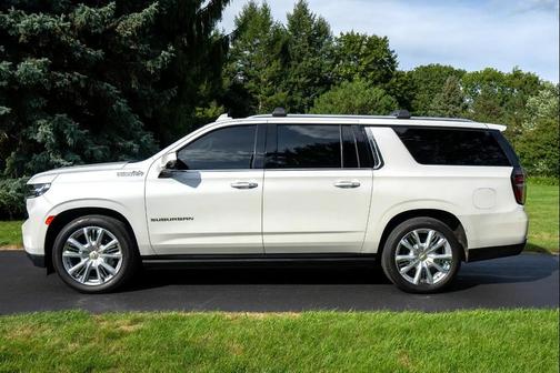 2024 Chevrolet Suburban 4WD High Country