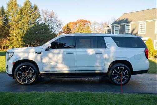2023 GMC Yukon XL Denali