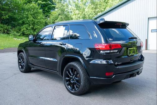 Diamond Black Crystal Pearl 2020 Jeep Grand Cherokee Altitude