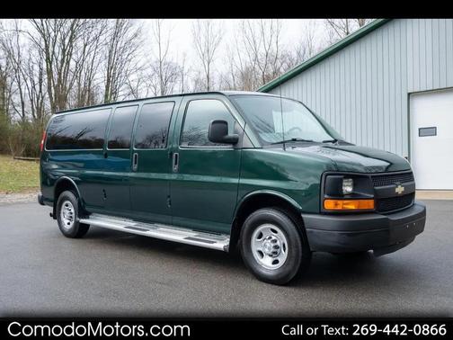 GREEN 2014 Chevrolet Express 3500 LS