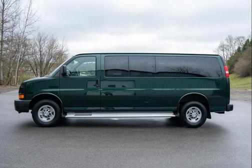 GREEN 2014 Chevrolet Express 3500 LS