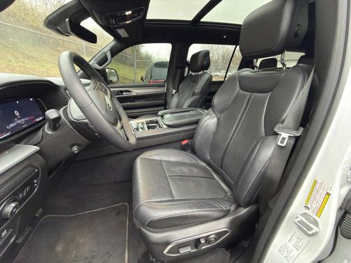 2024 Jeep Wagoneer Series II Carbide