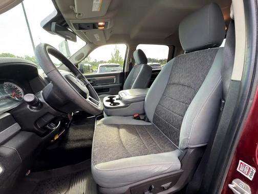 2019 RAM 1500 SLT