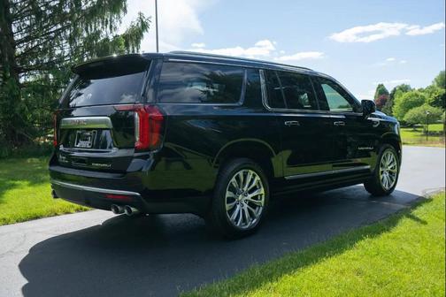 Onyx Black 2023 GMC Yukon XL Denali