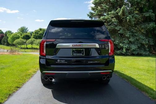Onyx Black 2023 GMC Yukon XL Denali