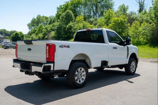 Oxford White 2024 Ford F-250 XLT