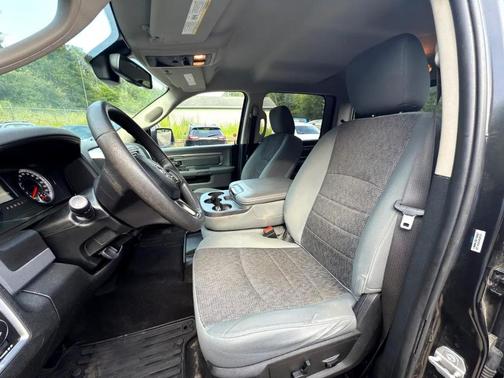 2018 RAM 1500 SLT