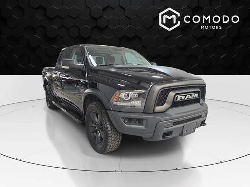 Diamond Black Crystal Pearl 2019 RAM 1500 SLT