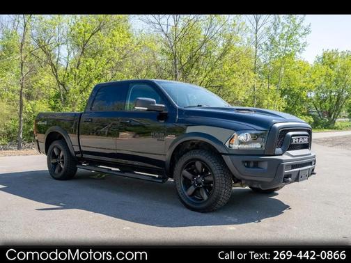 Diamond Black Crystal Pearl 2019 RAM 1500 SLT