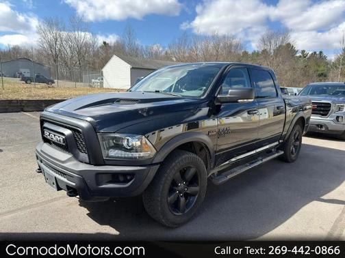 Diamond Black Crystal Pearl 2019 RAM 1500 SLT