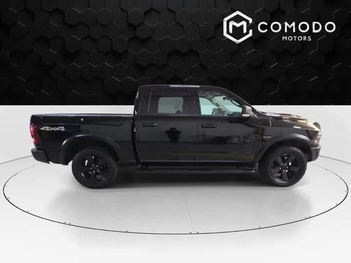 Diamond Black Crystal Pearl 2019 RAM 1500 SLT