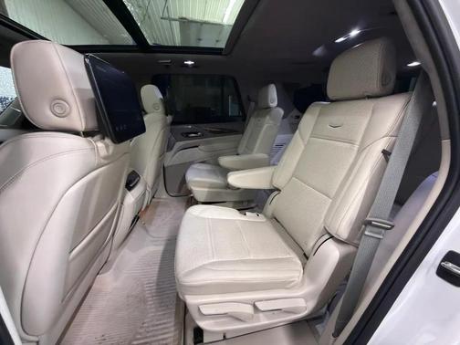 Crystal White Tricoat 2023 Cadillac Escalade Sport Platinum