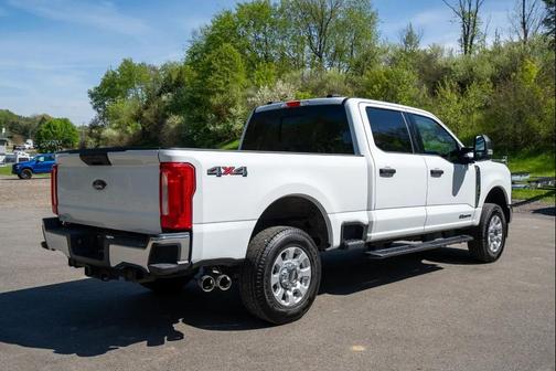 Oxford White 2024 Ford F-250 XLT