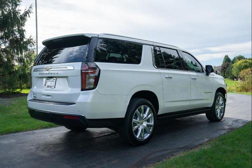 2024 Chevrolet Suburban 4WD High Country