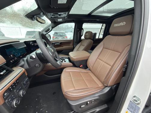 2025 Chevrolet Suburban 4WD High Country