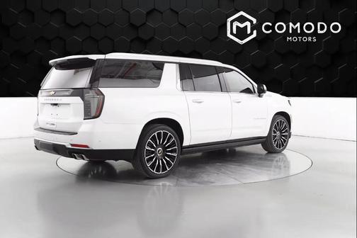 2025 Chevrolet Suburban 4WD High Country