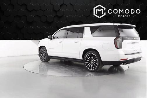 2025 Chevrolet Suburban 4WD High Country