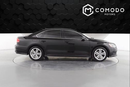 2013 Volkswagen Passat 2.0 TDI SE w/ Sunroof