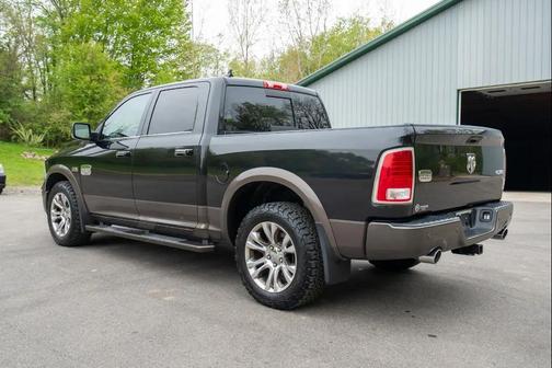 Brilliant Black Crystal Pearl 2018 RAM 1500 Longhorn