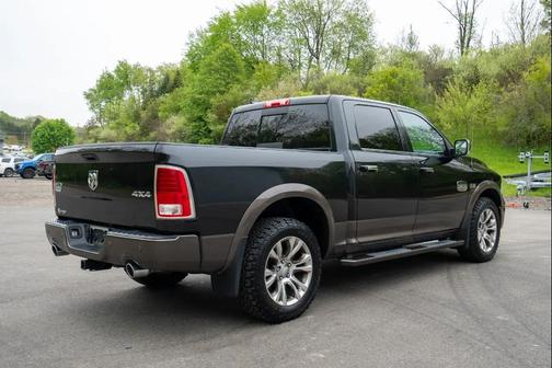Brilliant Black Crystal Pearl 2018 RAM 1500 Longhorn
