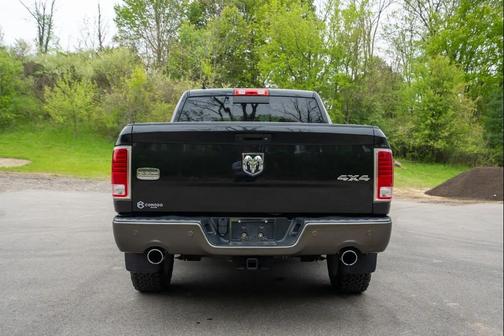 Brilliant Black Crystal Pearl 2018 RAM 1500 Longhorn