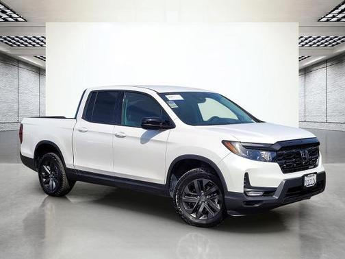 Platinum White Pearl 2025 Honda Ridgeline SPORT