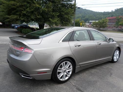 2016 Lincoln MKZ Base