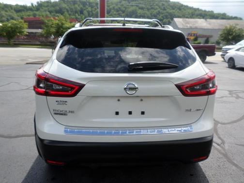Pearl White Tricoat 2022 Nissan Rogue Sport SL