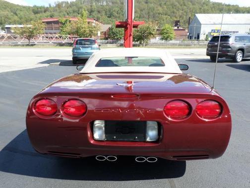 2003 Chevrolet Corvette Base
