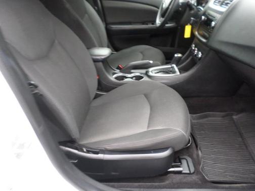 White 2012 Dodge Avenger Base