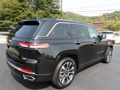 2022 Jeep Grand Cherokee Overland