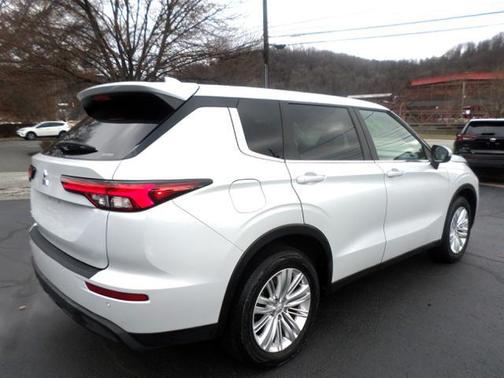 2022 Mitsubishi Outlander ES 2.5 S-AWC