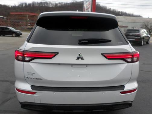 2022 Mitsubishi Outlander ES 2.5 S-AWC