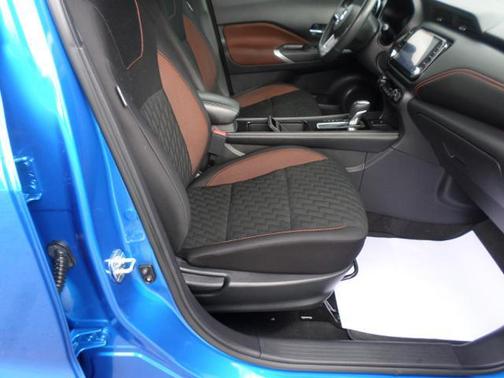 2021 Nissan Kicks SR