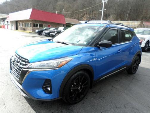 2021 Nissan Kicks SR