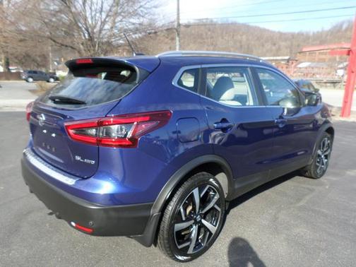 2022 Nissan Rogue Sport SL