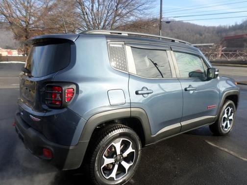 2022 Jeep Renegade Trailhawk