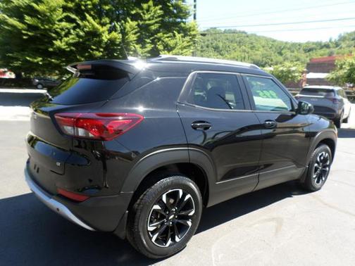 Mosaic Black Metallic 2022 Chevrolet Trailblazer LT
