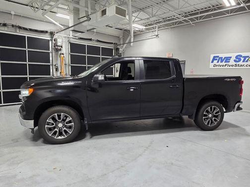 Black 2022 Chevrolet Silverado 1500 LT