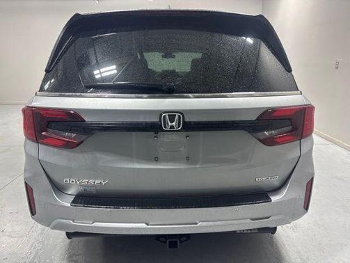 Sonic Gray Pearl 2025 Honda Odyssey Touring