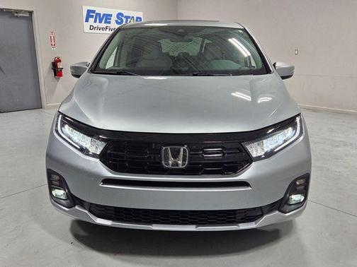 Sonic Gray Pearl 2025 Honda Odyssey Touring